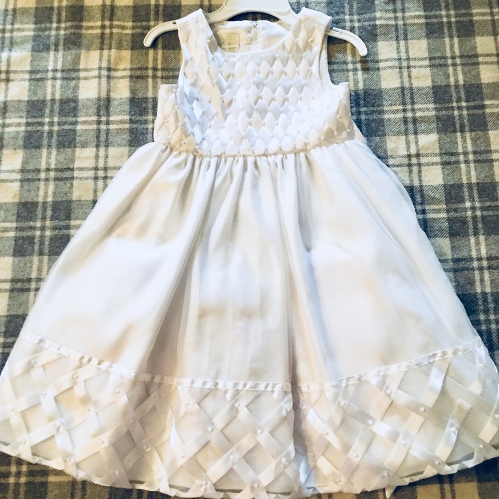 Perfect for Easter or first communion!!! Like new!